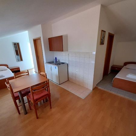 Apartments Nikolas Vodice Exteriör bild