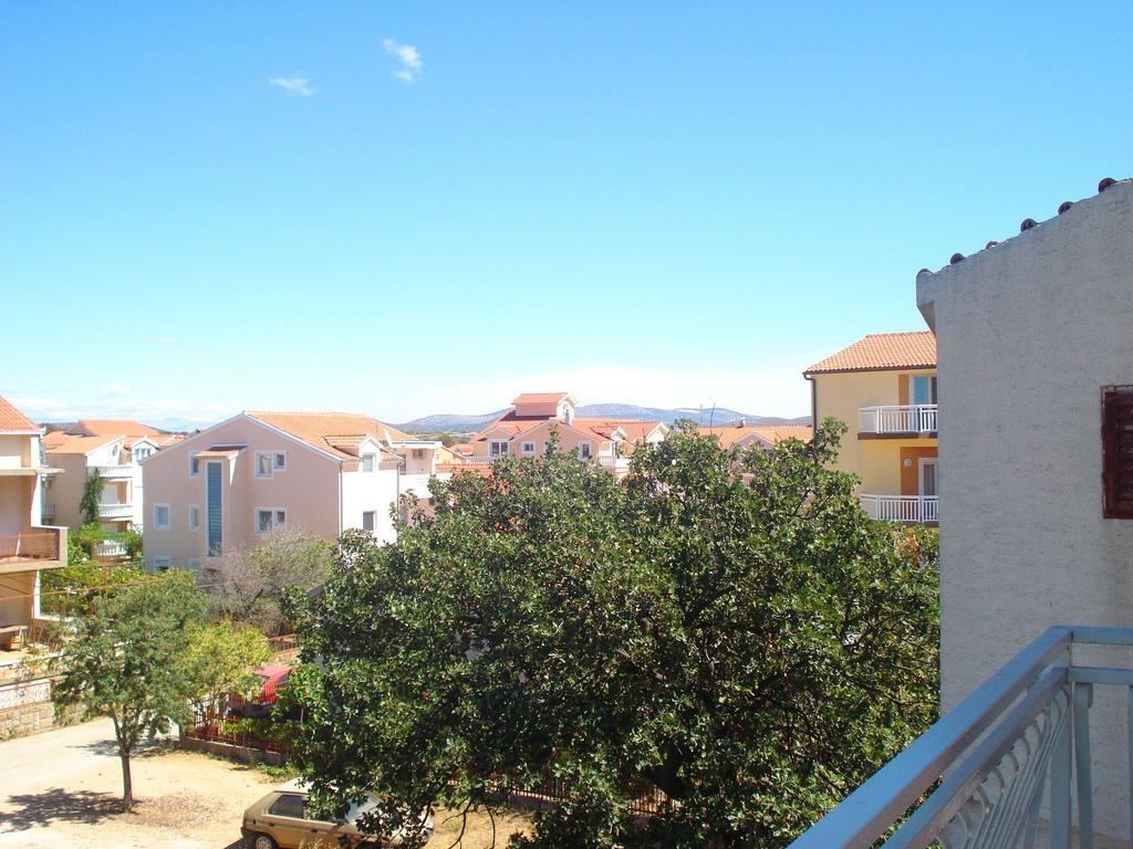 Apartments Nikolas Vodice Exteriör bild