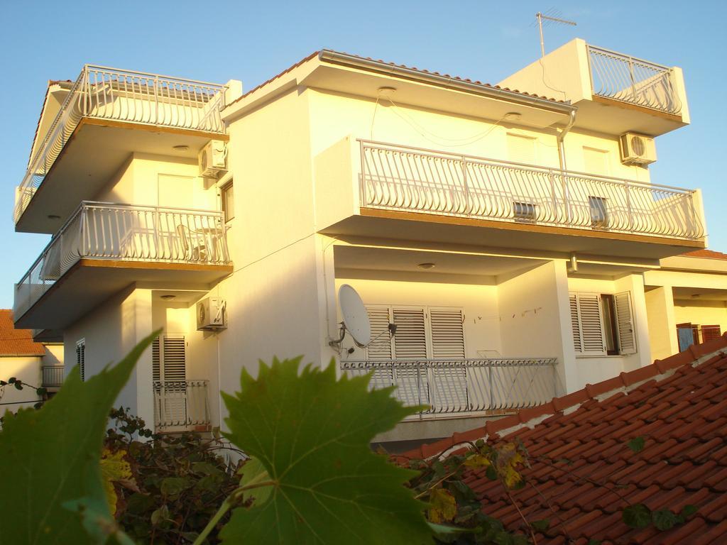 Apartments Nikolas Vodice Exteriör bild