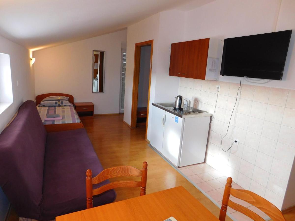 Apartments Nikolas Vodice Exteriör bild